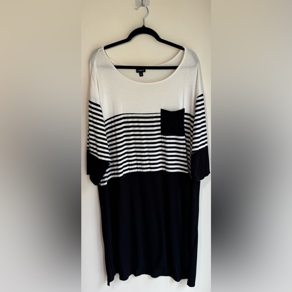 Torrid Plus Size 4 Black White T-Shirt Dress